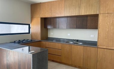 TOWNHOUSE EN TEMOZON NORTE