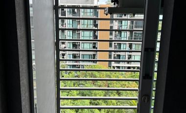 Cozy Greenery View, Beautifully Decorated! Always Rentable!! Condo for SALE at Grene Chaengwattana (1 Bedroom, 33.12 sq.m.), near MRT Pink Line -----g