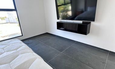 RENTA DE CASA AMUEBLADA EN MAYORAZGO CASA NUEVA