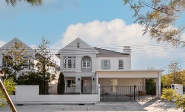 House Fully furnished with 4 bedrooms at Villaggio 3 Srinakarin - Bangna