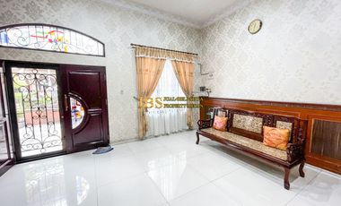 Dijual Villa Siap Huni Komplek Taman Anggrek Jalan T.Amir Hamzah Medan