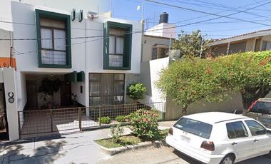 Excelente oportunidad para adquirir o invertir en tu casa a un excelente precio.