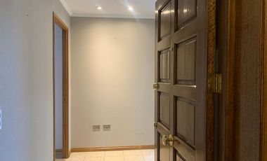 Depto de 3 dormitorios y 3 baños + servicios - Providencia