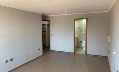 Depto de 3 dormitorios y 3 baños + servicios - Providencia