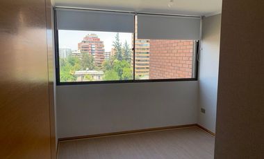Depto de 3 dormitorios y 3 baños + servicios - Providencia