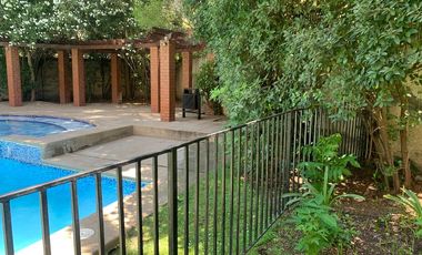 Depto de 3 dormitorios y 3 baños + servicios - Providencia