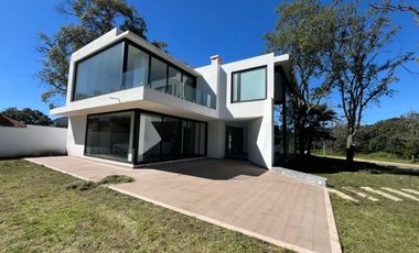 VENTA CASA CONDADO DE SAYAVEDRA