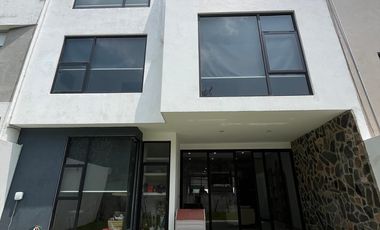 VENTA CASA ESTILO MINIMALISTA LAS VILAS BELLAVISTA