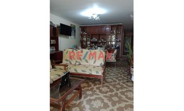 Venta De Hermosa Casa En Ate