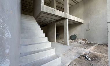 Local comercial en planta baja hacia el andador en venta, Aldea Zama, Tulum
