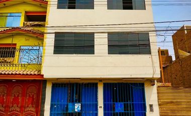 Casa De 3 Pisos En Av De Doble Via En San Pedro - Carabayllo