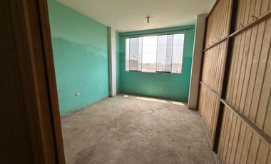 Casa De 3 Pisos En Av De Doble Via En San Pedro - Carabayllo