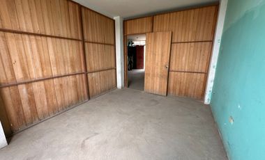 Casa De 3 Pisos En Av De Doble Via En San Pedro - Carabayllo