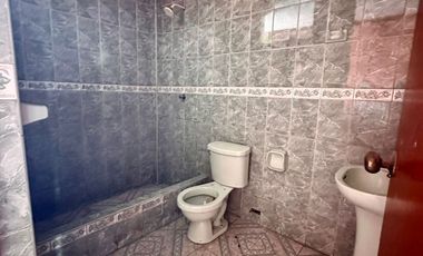 Casa De 3 Pisos En Av De Doble Via En San Pedro - Carabayllo