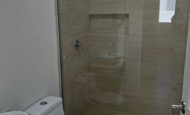 CASA EN RENTA SEMINUEVA