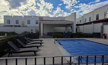 CASA EN RENTA SEMINUEVA