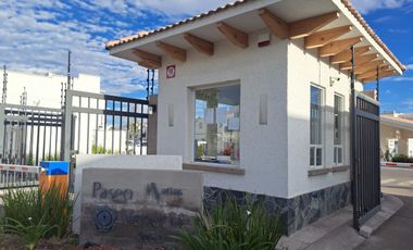 CASA EN RENTA SEMINUEVA