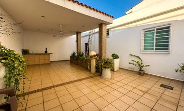 Villa Lirios