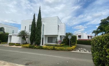 VENDO CASA EN LA MORADA A LAS AFUERAS DE CALI VALLE DEL CAUCA