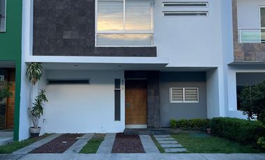 Casa en Venta en La Cima, Zapopan – Ubicación, Comodidad y Seguridad