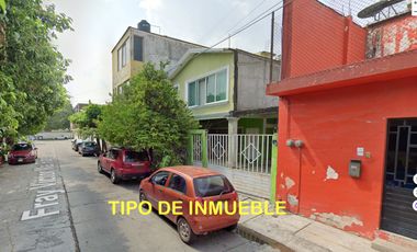 Adquiera casa con todos servicios y bien comunicado. Remate bancario en su última etapa de adjudicación.