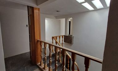 EXCELENTE OPORTUNIDAD DE INVERSIÓN  CASA EN REMODELACION. COL. ARBOLEDAS DE GUADALUPE