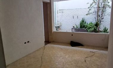 EXCELENTE OPORTUNIDAD DE INVERSIÓN  CASA EN REMODELACION. COL. ARBOLEDAS DE GUADALUPE