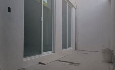 EXCELENTE OPORTUNIDAD DE INVERSIÓN  CASA EN REMODELACION. COL. ARBOLEDAS DE GUADALUPE