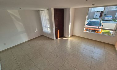 Rento casa en Arenza, Zakia, con salón de usos múltiples, terraza con asador, alberca y juegos infantiles para disfrutar con tu familia!