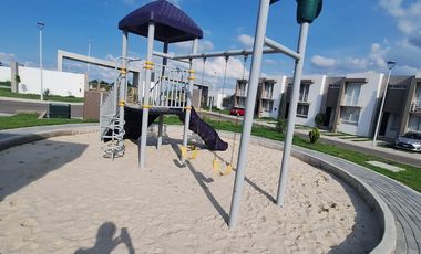 Rento casa en Arenza, Zakia, con salón de usos múltiples, terraza con asador, alberca y juegos infantiles para disfrutar con tu familia!