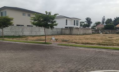 Terreno de venta en el km 2.5 de la Vía a Samborondón, 433,36 m2.