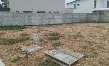Terreno de venta en el km 2.5 de la Vía a Samborondón, 433,36 m2.