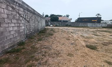 Terreno de venta en el km 2.5 de la Vía a Samborondón, 433,36 m2.