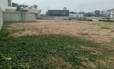 Terreno de venta en el km 2.5 de la Vía a Samborondón, 433,36 m2.