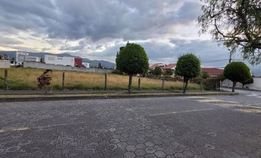 Vendo Hermoso Terreno Esquinero en Bohíos de Jatumpamba