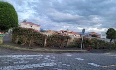Vendo Hermoso Terreno Esquinero en Bohíos de Jatumpamba