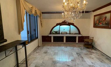 HERMOSA CASA EN VENTA EN LA EXCLUSIVA ZONA DE EXPO GUADALAJARA