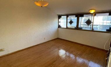 HERMOSA CASA EN VENTA EN LA EXCLUSIVA ZONA DE EXPO GUADALAJARA