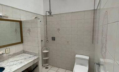 HERMOSA CASA EN VENTA EN LA EXCLUSIVA ZONA DE EXPO GUADALAJARA