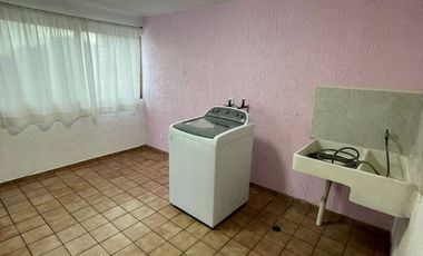 HERMOSA CASA EN VENTA EN LA EXCLUSIVA ZONA DE EXPO GUADALAJARA