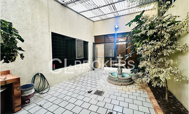 CASA EN MONUMENTAL