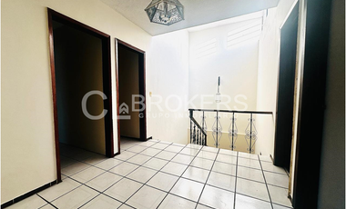 CASA EN MONUMENTAL