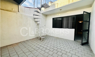 CASA EN MONUMENTAL
