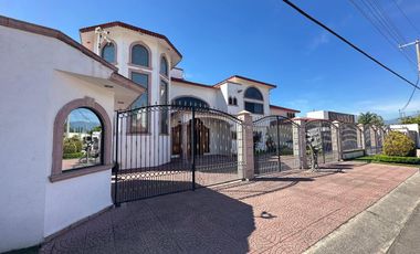 CASA EN VENTA EN FRACCIONAMIENTO LOMAS DE COCOYOC MORELOS
