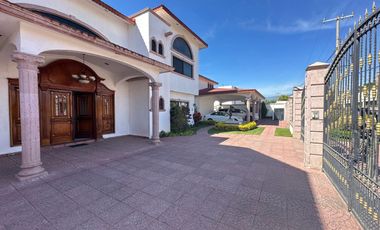 CASA EN VENTA EN FRACCIONAMIENTO LOMAS DE COCOYOC MORELOS