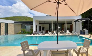 TE BRINDO FINCA LA FLORA EN ALQUILER LLAMANOS AL3242847718 DISPONIBLE PARA TEMPORADA VEN A COMPARTIR!!