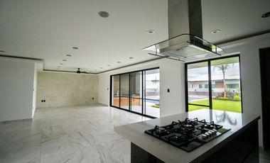 CASA EN VENTA EN FRACCIONAMIENTO LOMAS DE COCOYOC MORELOS