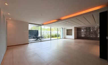 Casa en Renta de Lujo en Coto Pontevedra, Zona Dorada Puerta de Hierro Zapopan