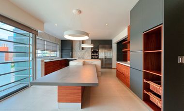 Casa en Renta de Lujo en Coto Pontevedra, Zona Dorada Puerta de Hierro Zapopan