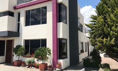 Venta Casa independiente en el Sector de San Pedro de Nayon